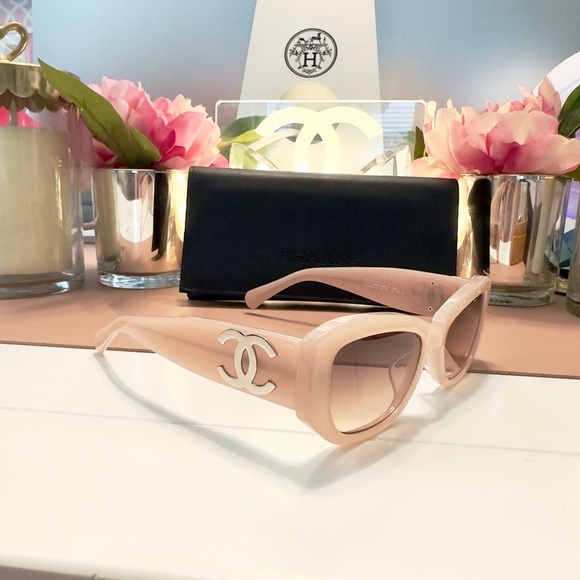CHANEL Accessories - Silver & Pink Chanel Sunglasses 💕 Barbie 💕